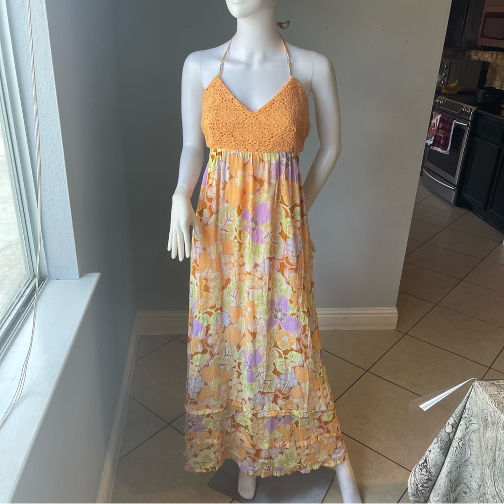 Crepe Floral Print Maxi Dress
New with tags 
Size Small
Brand is Forever 21